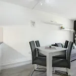 Apartment Schmetterling